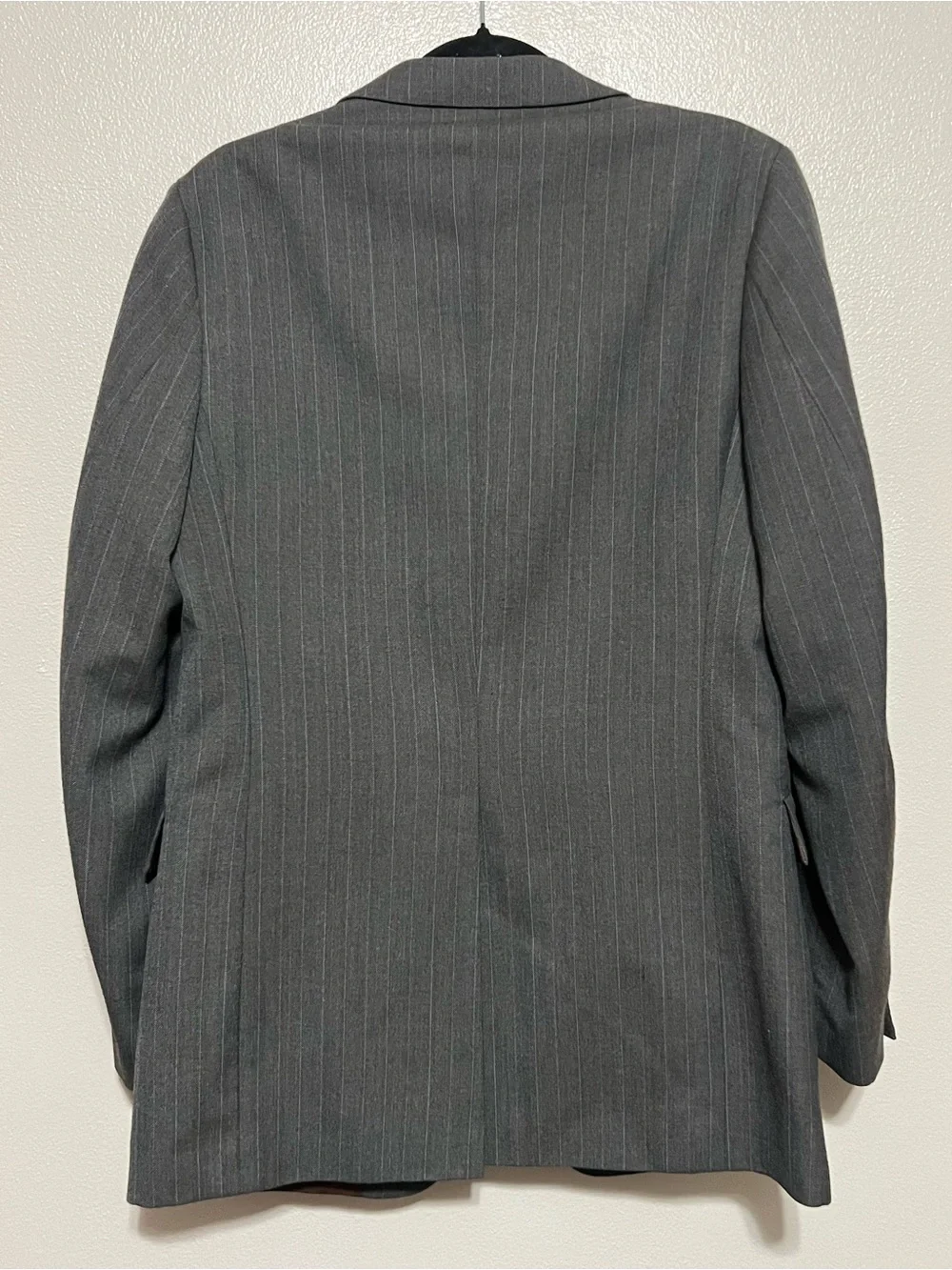 Vintage Woodmere Mens Gray Pinstripe 2 Piece Suit 40 L Jacket & Large Vest